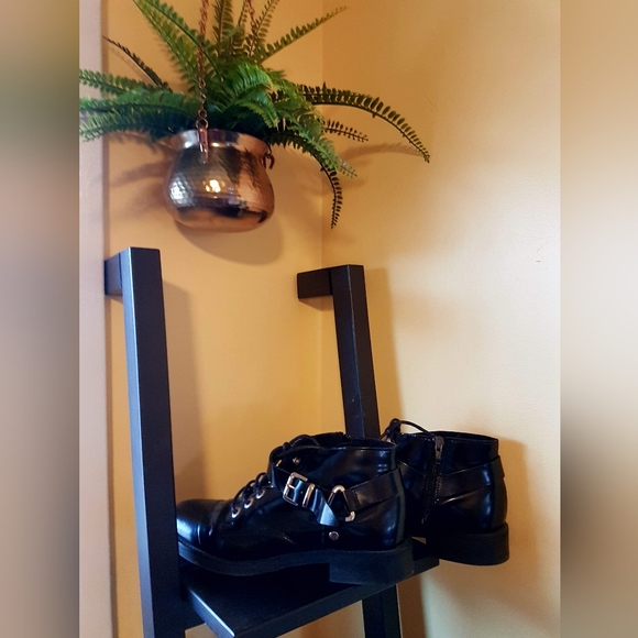 ▪Black Moto-Style Ankle Boots▪ - Picture 2 of 5